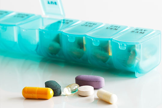Remplir un pilulier Assouplissement des limites de prescription à l'époque de la COVID-19.