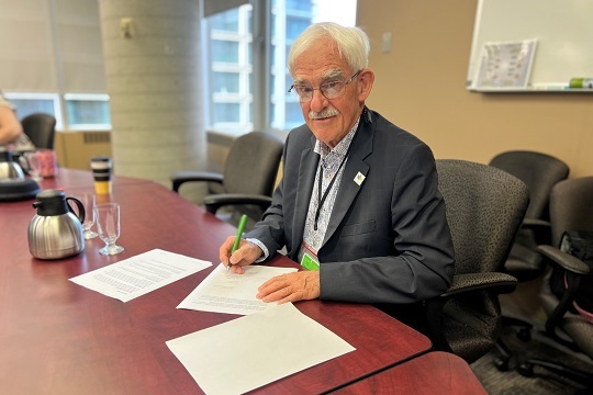 Président de Retraités fédéraux, Roy Goodall Voici votre nouveau RSSPFP.