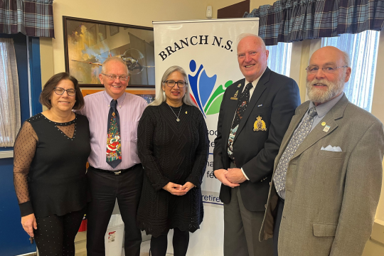 Michelle Langille, Mike Devine, la colonelle (retraitée) et ombud des vétérans Nishika Jardine, Allan Wellwood et Peter Kerr.