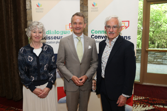 Federal Retirees president Roy Goodall, vice-president Hélène Nadeau and former Seniors Minister Seamus O’Regan.