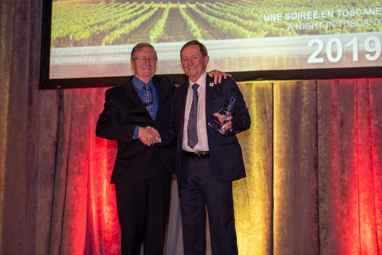 Le président de l’Association Jean-Guy Soulière (à g.) et Daniel Morin.